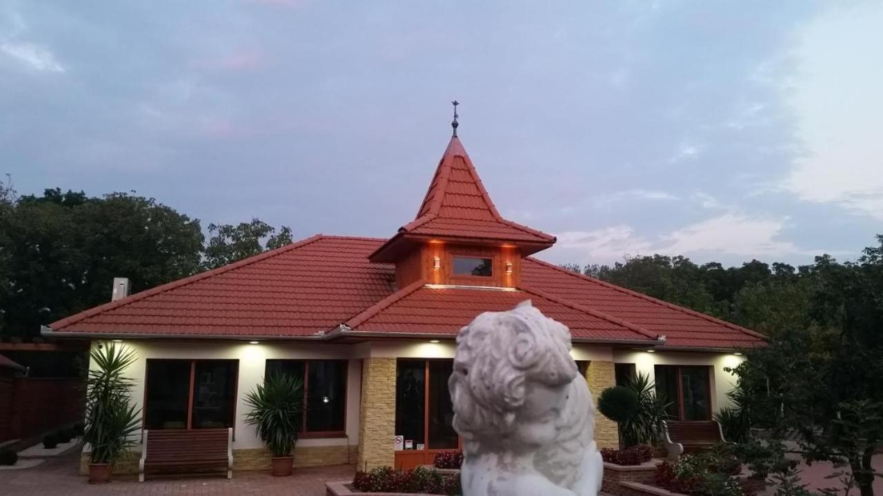 Bornemisza Kuria Wellness Resort Tiszabecs Exterior foto